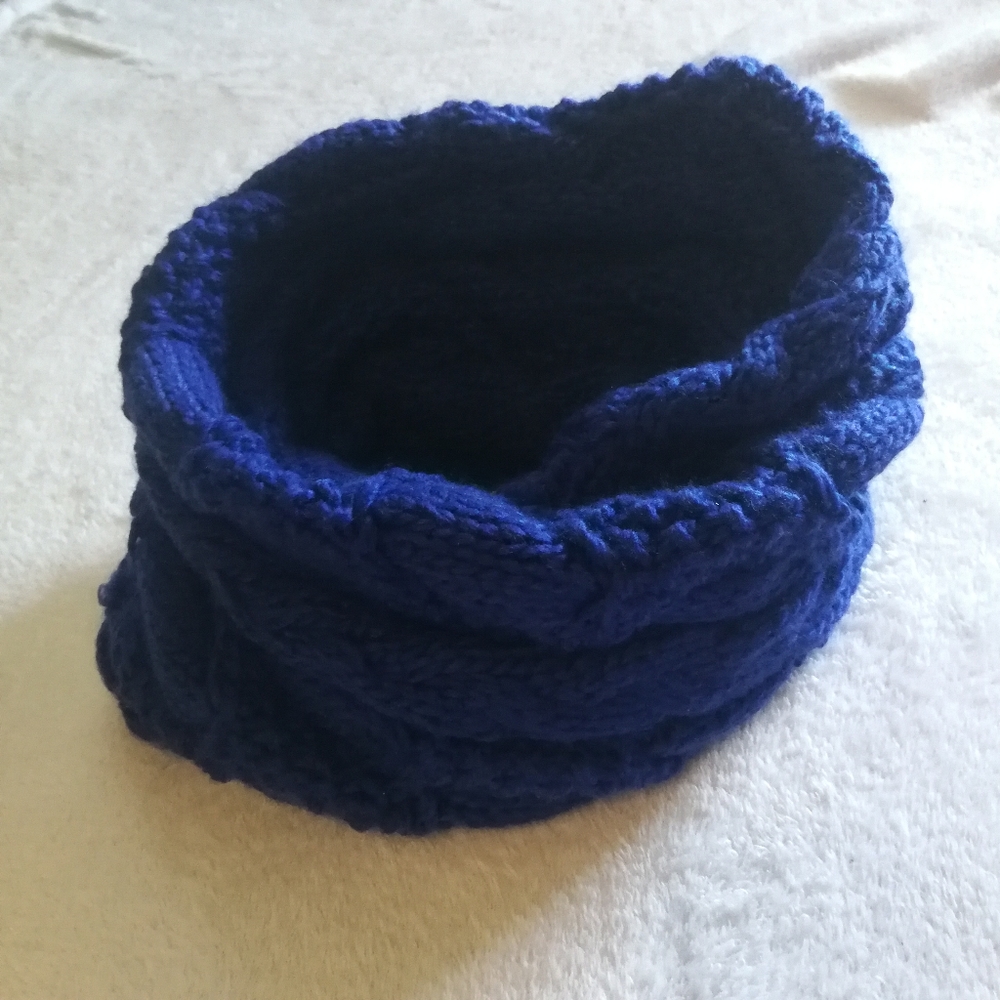 Seductions Cowl Scarf - Picture 3 of 3